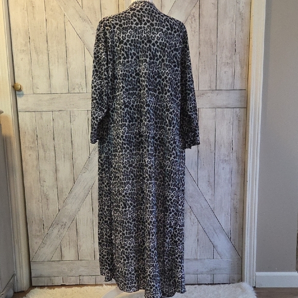 Rare Leopard Print Lularoe Shirley Accordian Cardigan - Picture 5 of 5